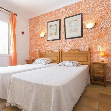 Holiday home Casa En Con Piscina Privada, Cerca De La Playa Y Centro Turistico - Es-325-17 *
